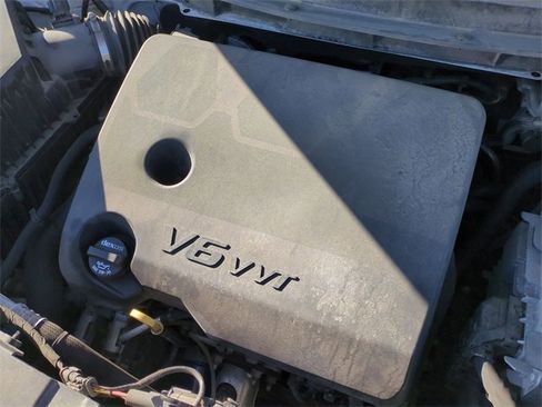 Used 2020 Chevrolet Traverse LT w/ Driver Confidence II Package image 29