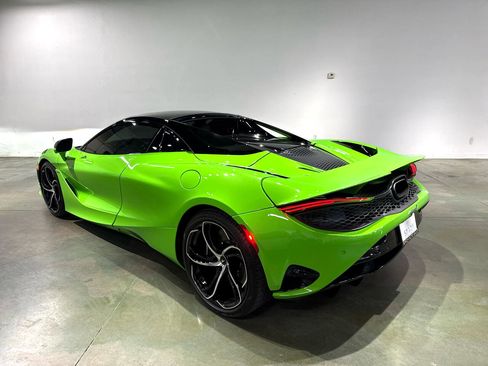 Used 2024 McLaren 750S Spider image 36