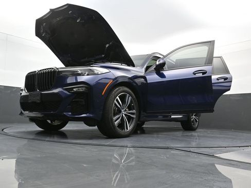 Used 2022 BMW X7 xDrive40i w/ M Sport Package image 41