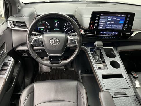 Used 2021 Toyota Sienna XSE w/ XSE Plus Package AWD/4WD image 15