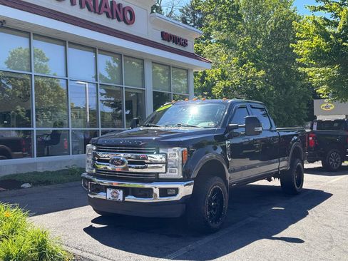 Used 2018 Ford F250 Lariat w/ Lariat Ultimate Package AWD/4WD image 2