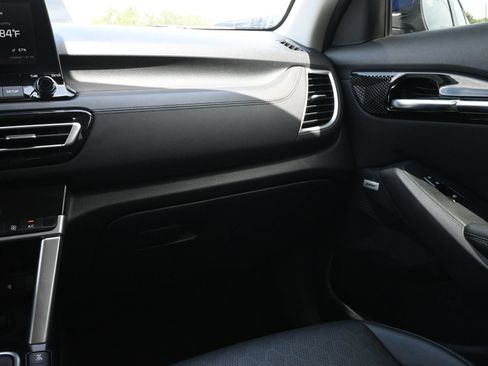 Used 2021 Kia Seltos SX w/ SX Sunroof Package AWD/4WD image 7