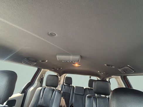 Used 2020 Dodge Grand Caravan SXT FWD image 20