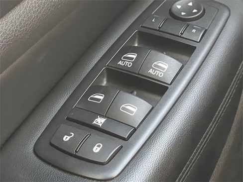 Used 2017 Jeep Grand Cherokee Laredo image 22