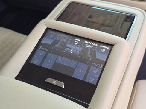 Used 2018 Lexus LS 500 AWD w/ Luxury Package image 23