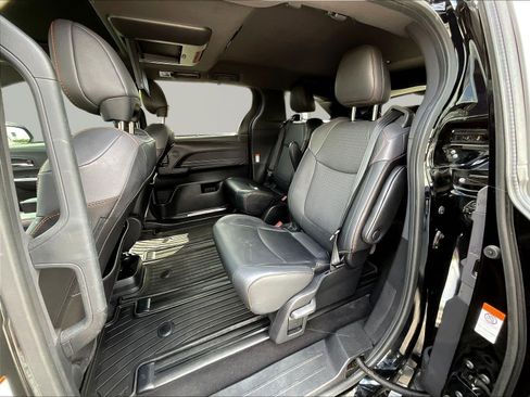Used 2021 Toyota Sienna XSE w/ XSE Plus Package FWD image 22