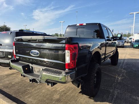 Used 2019 Ford F250 Lariat w/ Lariat Ultimate Package AWD/4WD image 3