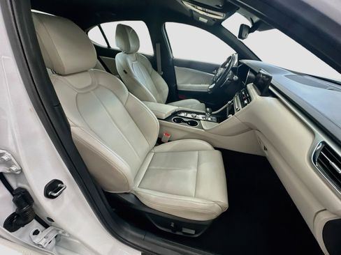 Used 2024 Genesis G70 2.5T AWD/4WD image 32