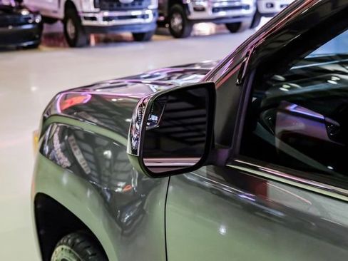 Used 2018 GMC Canyon SLT image 36