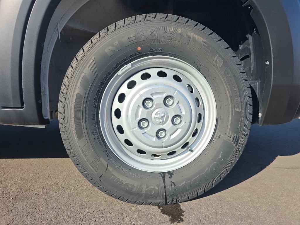Used 2025 RAM ProMaster 2500 w/ Safety Group FWD image 9