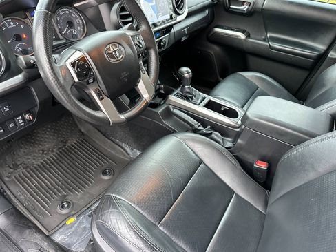 Used 2023 Toyota Tacoma Limited image 10