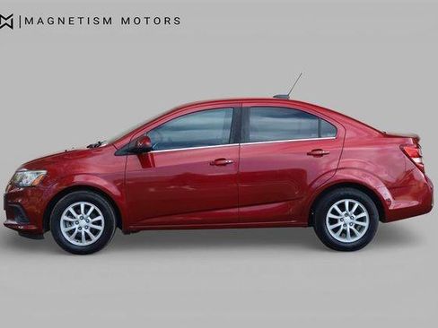 Used 2017 Chevrolet Sonic LT w/ Convenience Package image 3