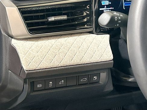 Used 2025 Toyota Camry XLE w/ Premium Package FWD image 8