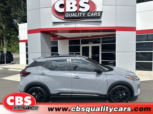 Used 2024 Nissan Kicks SR w/ SR Premium Package FWD image 1