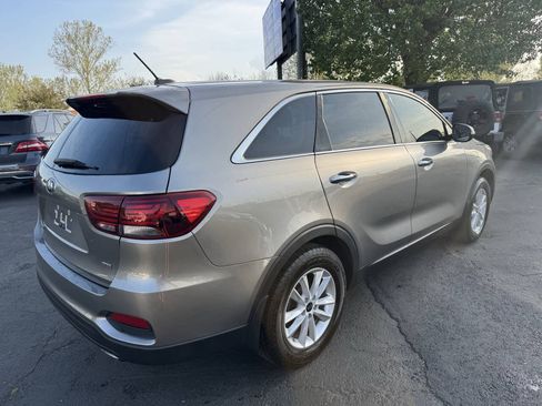 Used 2019 Kia Sorento L FWD image 4