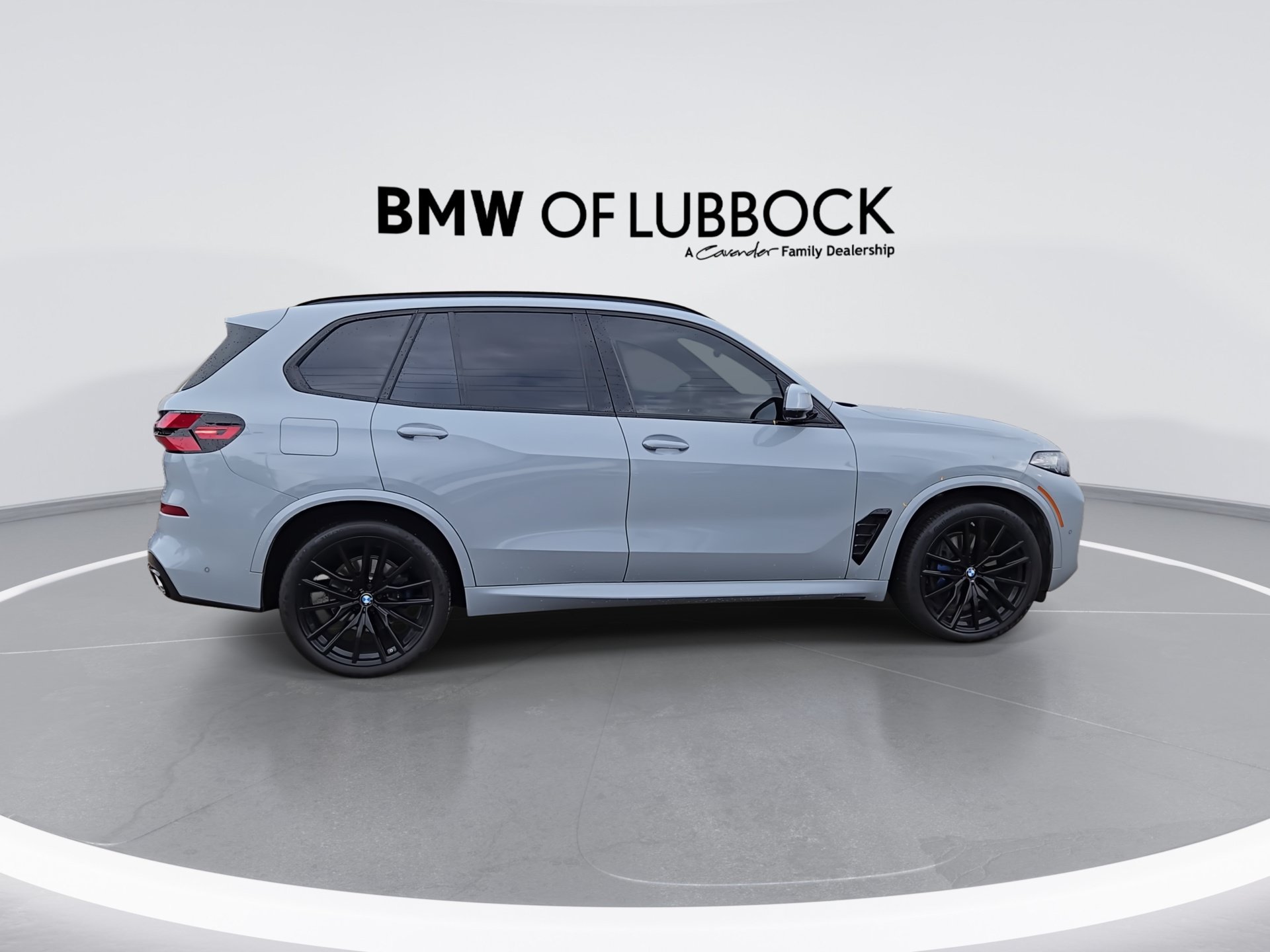 Used 2024 BMW X5 xDrive40i w/ M Sport Package AWD/4WD image 9