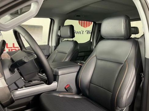New 2025 Ford F250 Lariat w/ Chrome Package image 14