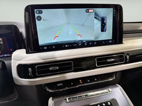 New 2026 Lincoln Aviator 2WD image 18