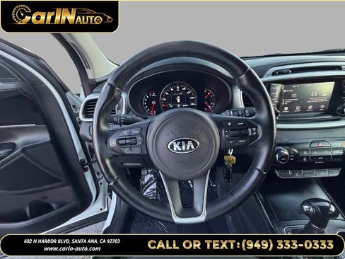 Used 2017 Kia Sorento LX w/ LX V6 Convenience Package image 19