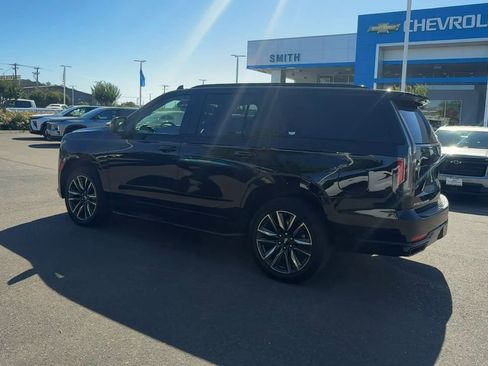 Used 2024 Cadillac Escalade Sport AWD/4WD image 5