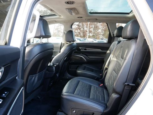 Certified 2022 Kia Telluride SX w/ SX Prestige Package image 36