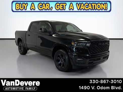 Used 2025 RAM 1500 Big Horn AWD/4WD image 1