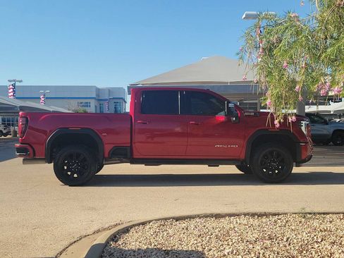 Used 2024 GMC Sierra 2500 AT4 w/ AT4 Preferred Package AWD/4WD image 9