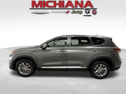 Used 2019 Hyundai Santa Fe SE image 1