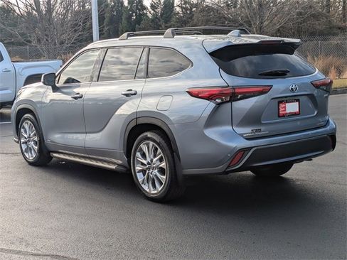 Used 2022 Toyota Highlander Limited image 6