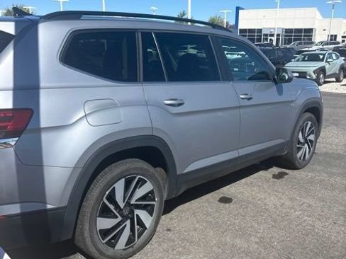Used 2025 Volkswagen Atlas SE AWD/4WD image 5