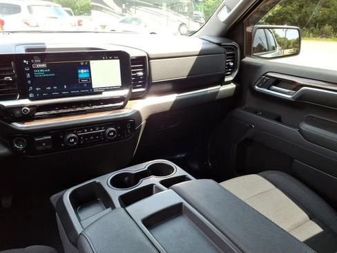 Used 2022 Chevrolet Silverado 1500 LT w/ Protection Package AWD/4WD image 23