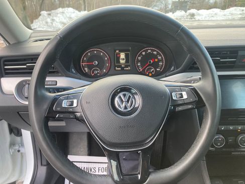 Used 2022 Volkswagen Passat 2.0T SE image 18
