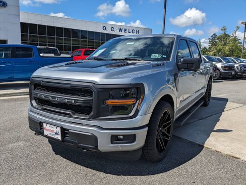 New 2025 Ford F150 XLT w/ Equipment Group 302A MID image 8