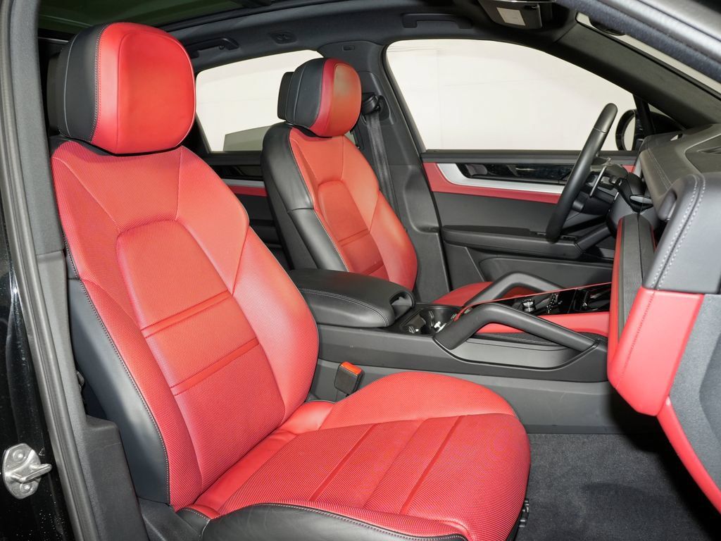 Certified 2024 Porsche Cayenne S AWD/4WD image 43