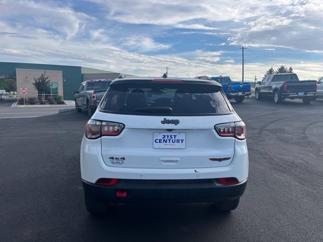 Used 2025 Jeep Compass Trailhawk AWD/4WD image 11