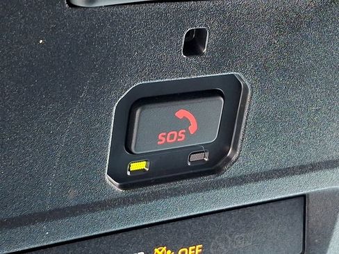 Used 2023 Toyota Tundra SR5 w/ SR5 Convenience Package AWD/4WD image 25