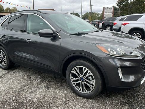Used 2020 Ford Escape SEL image 3