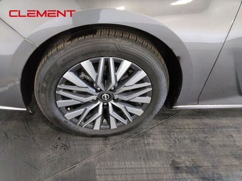 Used 2025 Nissan Altima 2.5 SV image 42