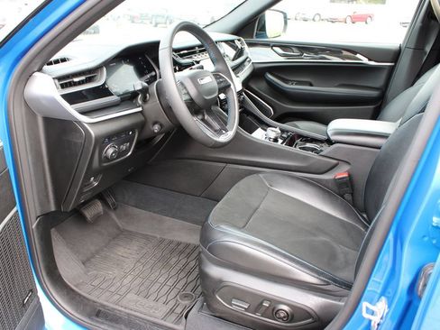 Used 2022 Jeep Grand Cherokee Trailhawk w/ Luxury Tech Group III AWD/4WD image 19