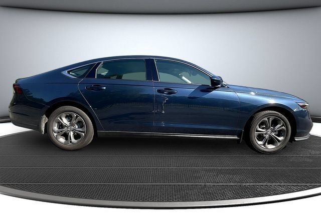 Used 2024 Honda Accord EX image 4