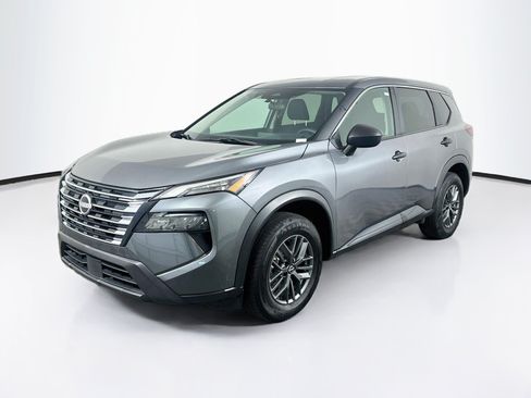 Used 2024 Nissan Rogue S FWD image 3