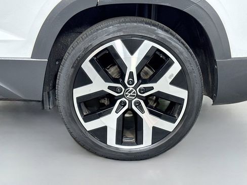 Used 2023 Volkswagen Taos SEL AWD/4WD image 9