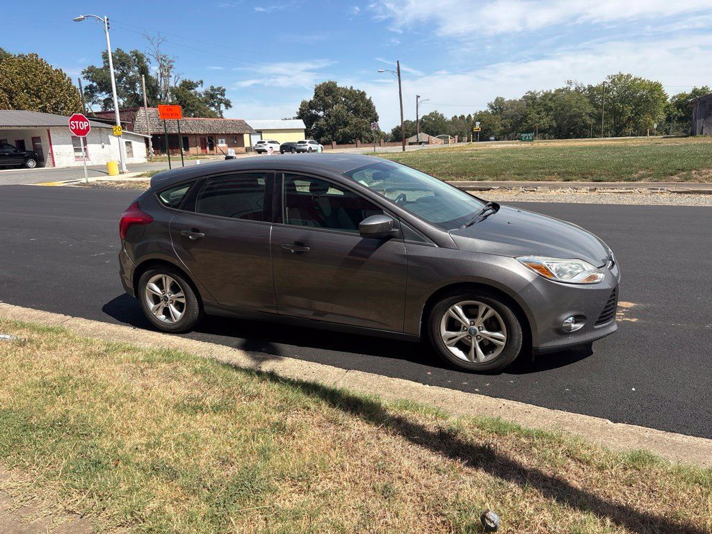 Used 2012 Ford Focus SE w/ SE Sport Pkg FWD image 7