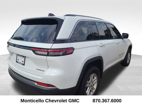 Used 2023 Jeep Grand Cherokee Laredo w/ Luxury Tech Group I AWD/4WD image 7