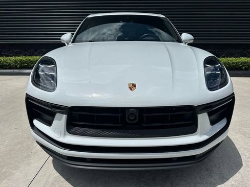 Certified 2025 Porsche Macan AWD/4WD image 8