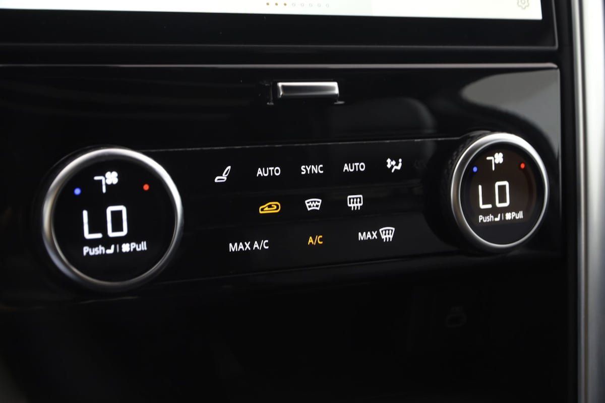 Used 2023 Land Rover Discovery S R-Dynamic AWD/4WD image 32