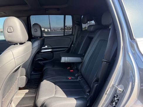 Used 2021 Mercedes-Benz GLB 250 image 4