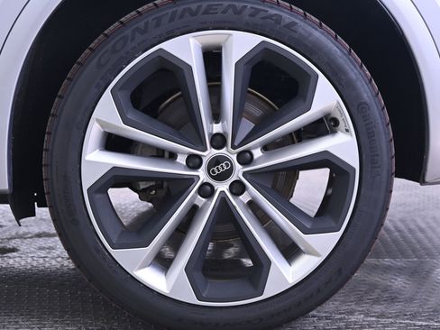 Used 2023 Audi Q5 2.0T Prestige w/ Prestige Package image 12