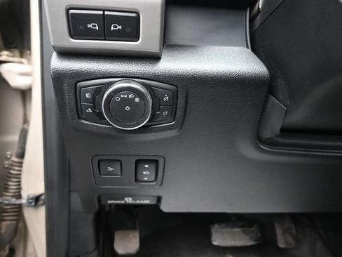 Used 2018 Ford F250 Lariat w/ Lariat Ultimate Package AWD/4WD image 13