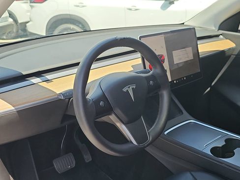 Used 2021 Tesla Model Y Long Range AWD/4WD image 15